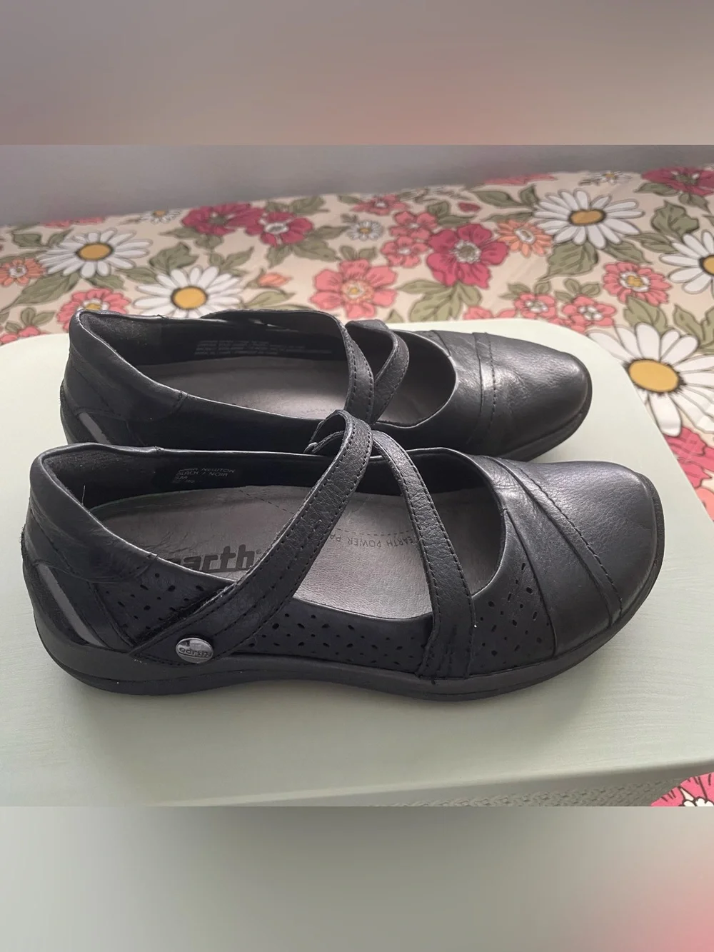 Earth Kara Newton Black Leather Cross-Strap Mary Jane Flats Size 5